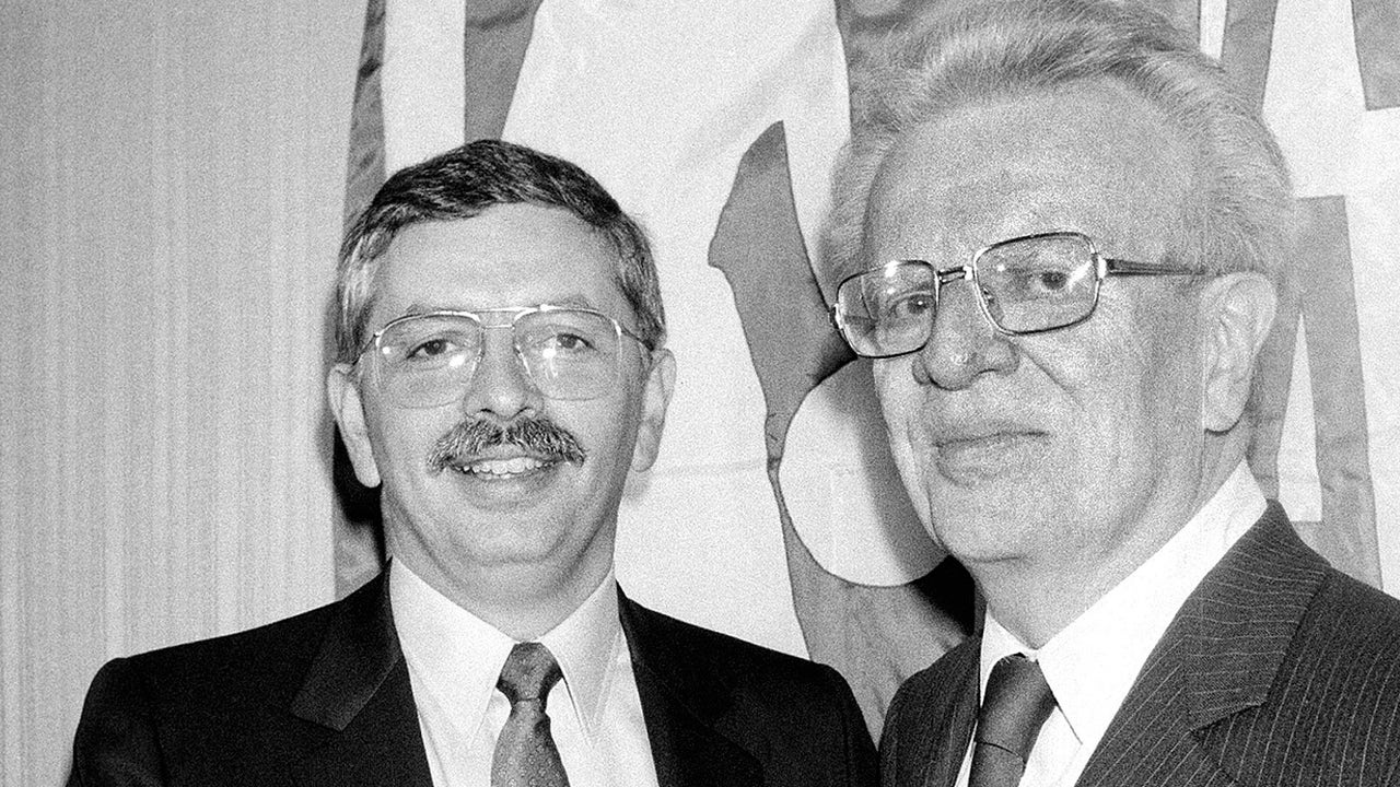 Daily Buzz: 30 years of Stern's NBA and 48 years of Super Bowl tickets